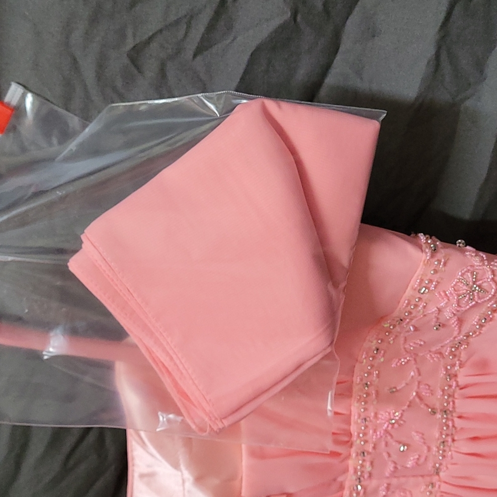 Dress - Picture 5 of 8